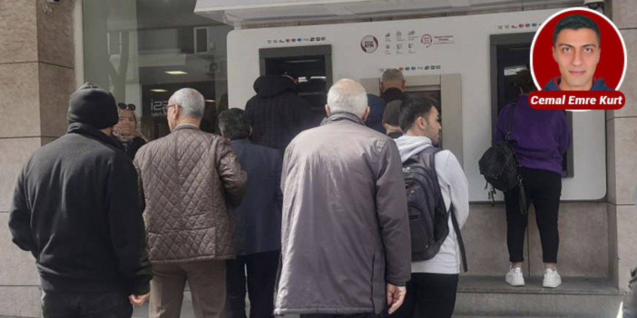 Emekliler Ankara Ulus'ta uzun kuyruklar oluşturdu