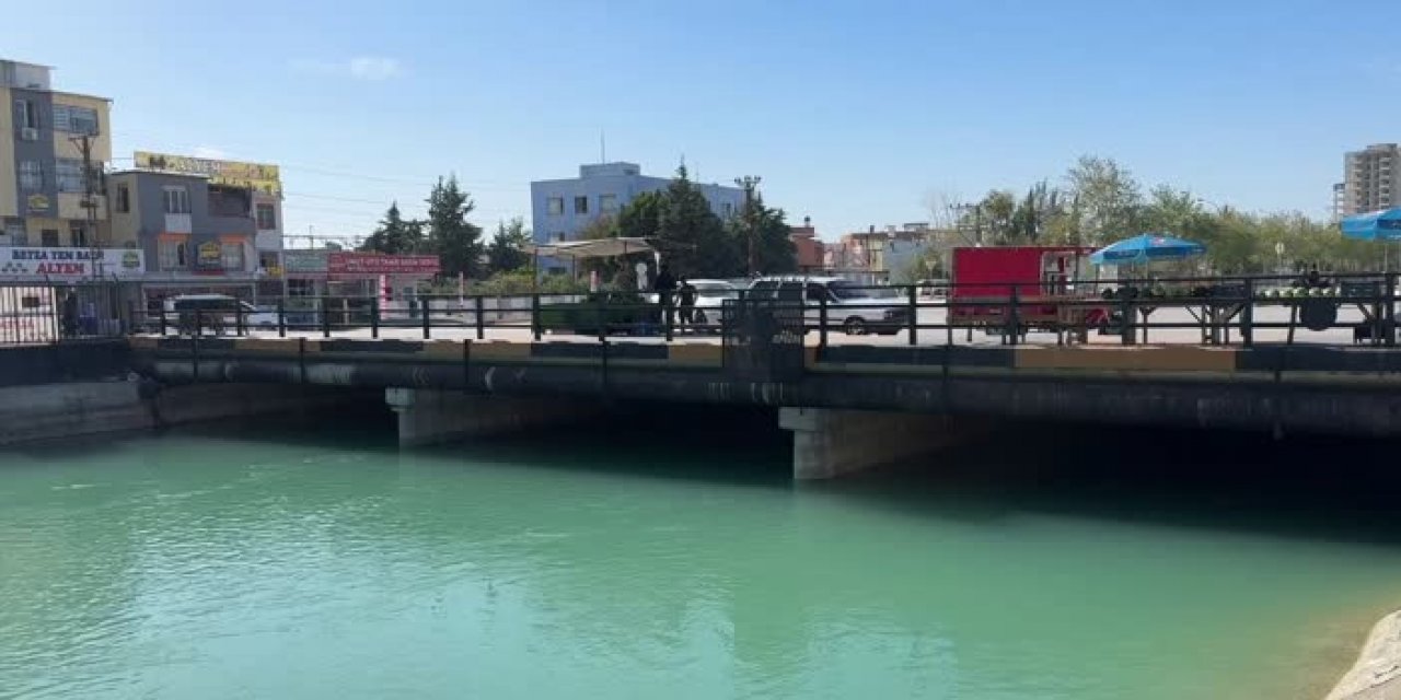 Adana'da iki kişi akıntıya kapıldı