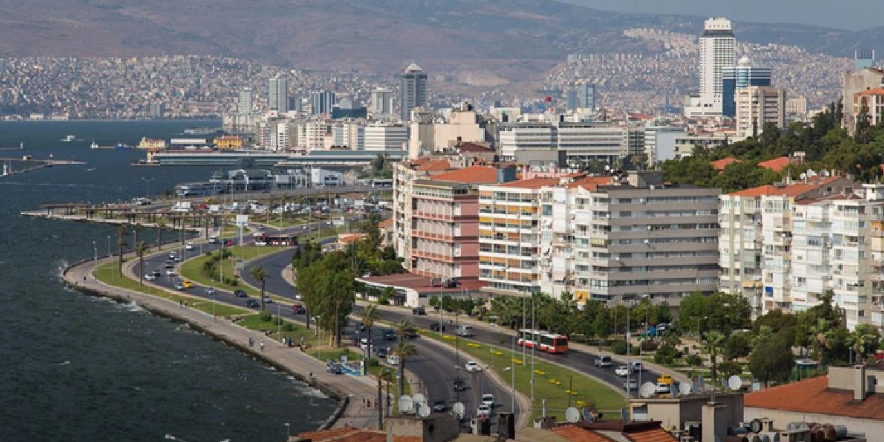 İzmir'de seçim bitti, kokuya karşı savaş başladı