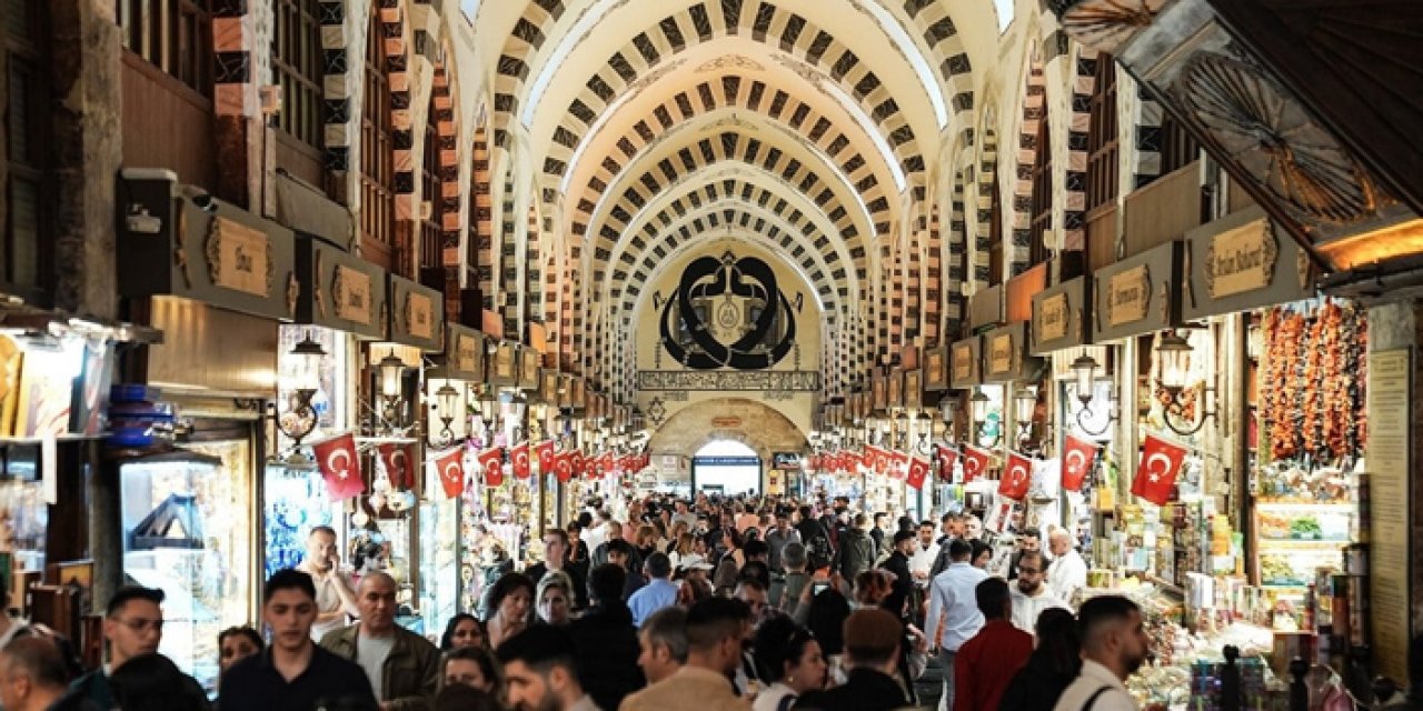 Bayram yoğunluğu: Kahveler, şekerler, tatlılar alındı