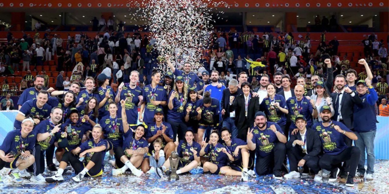 Kadınlar Euroleague şampiyonu Fenerbahçe, kupasını aldı