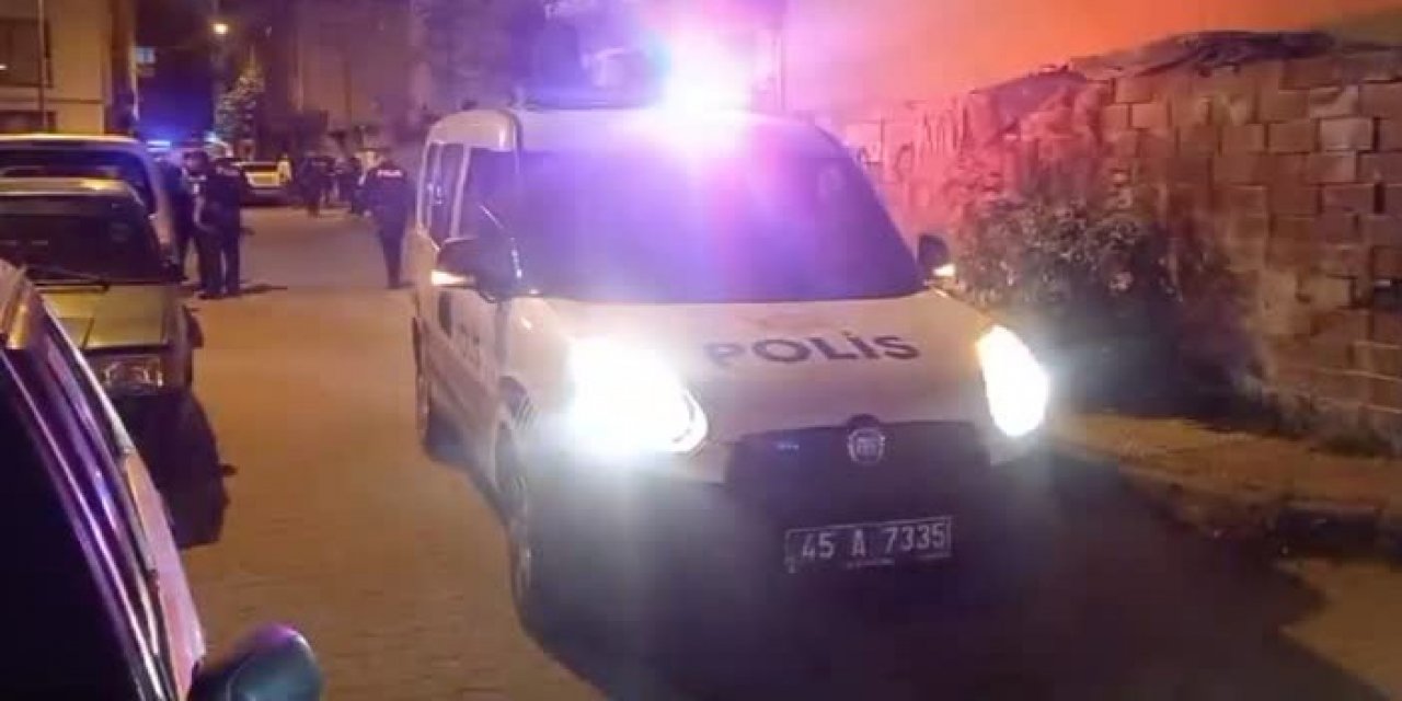 Manisa'da olaylı gece: 3 kişiyi bıçaklayıp kaçtı