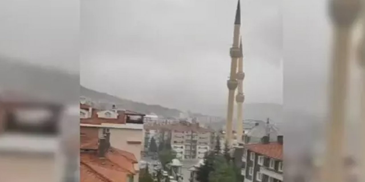 Çankırı’da fırtına: Cami minaresi böyle devrildi