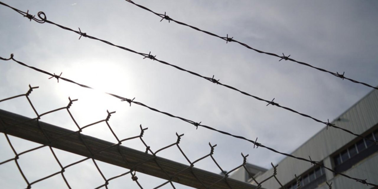 Cezaevi yıkıldı: 119 mahkûm firar etti