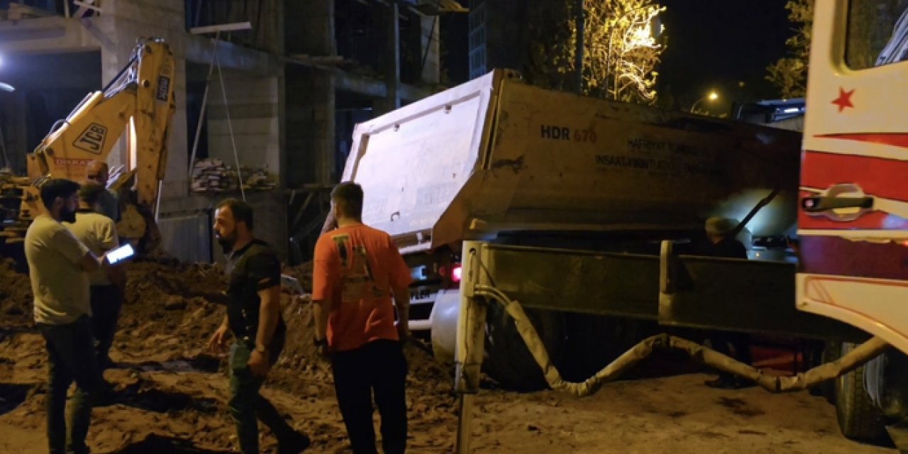İstanbul'fa hafriyat kamyonunun altında kalan işçi feci şekilde can verdi!