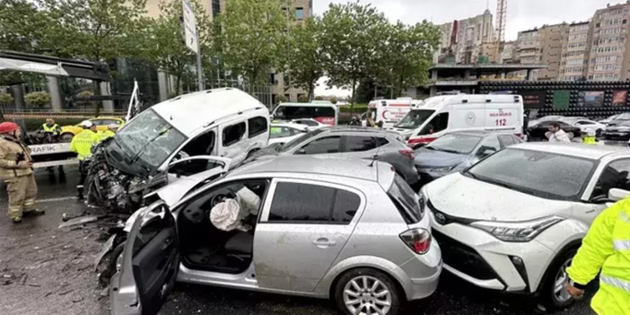 İstanbul'da büyük kaza: Yedi araç birbirine girdi