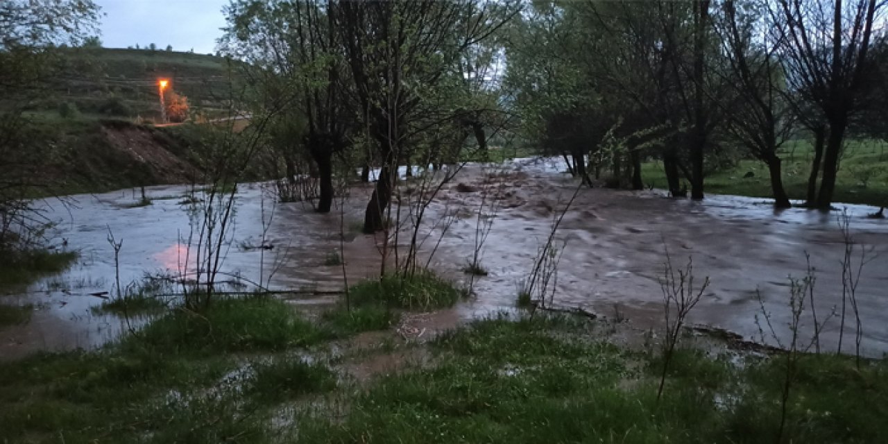 Kızılcahamam'da aşırı yağış sele neden oldu