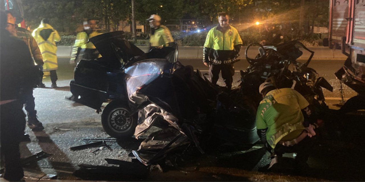 Ankara'da feci kaza: Araba paramparça oldu
