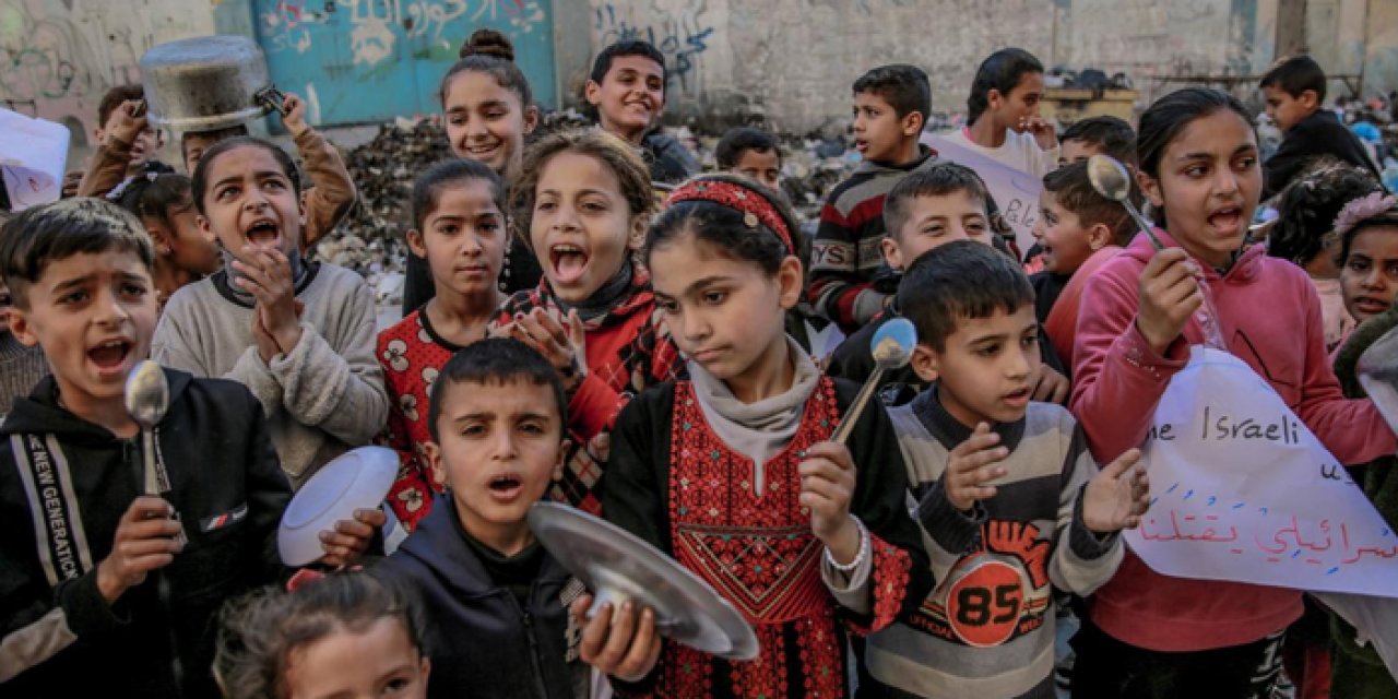 Gazze’deki çocuklar okula gitmek istiyor