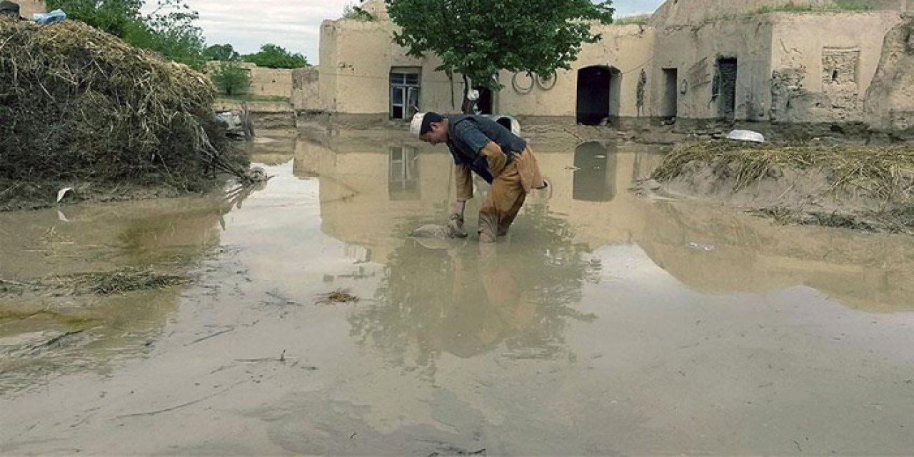 Afganistan sele teslim: Can kaybı artıyor