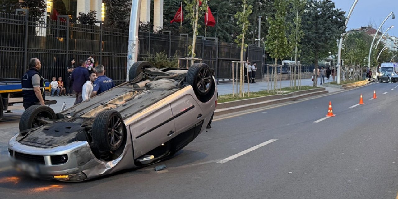 Ankara'da feci kaza: Otomobil takla attı