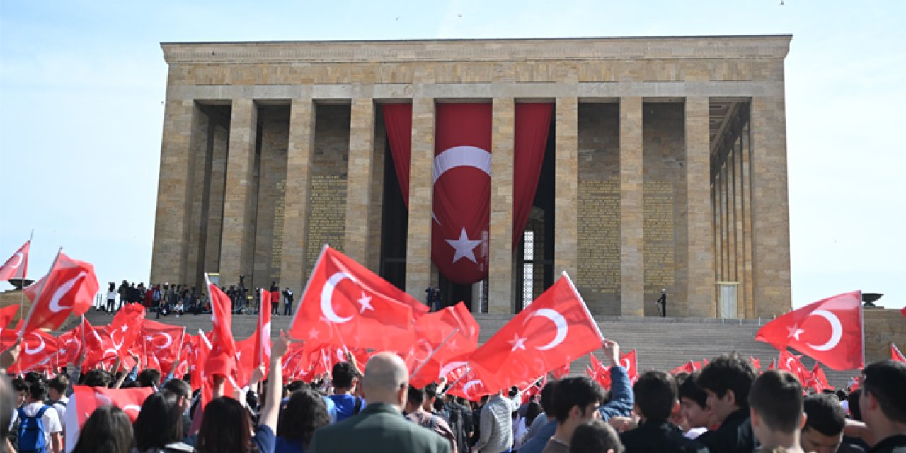 Ankara'da 19 Mayıs coşkusu: On binler Anıtkabir'e akın etti
