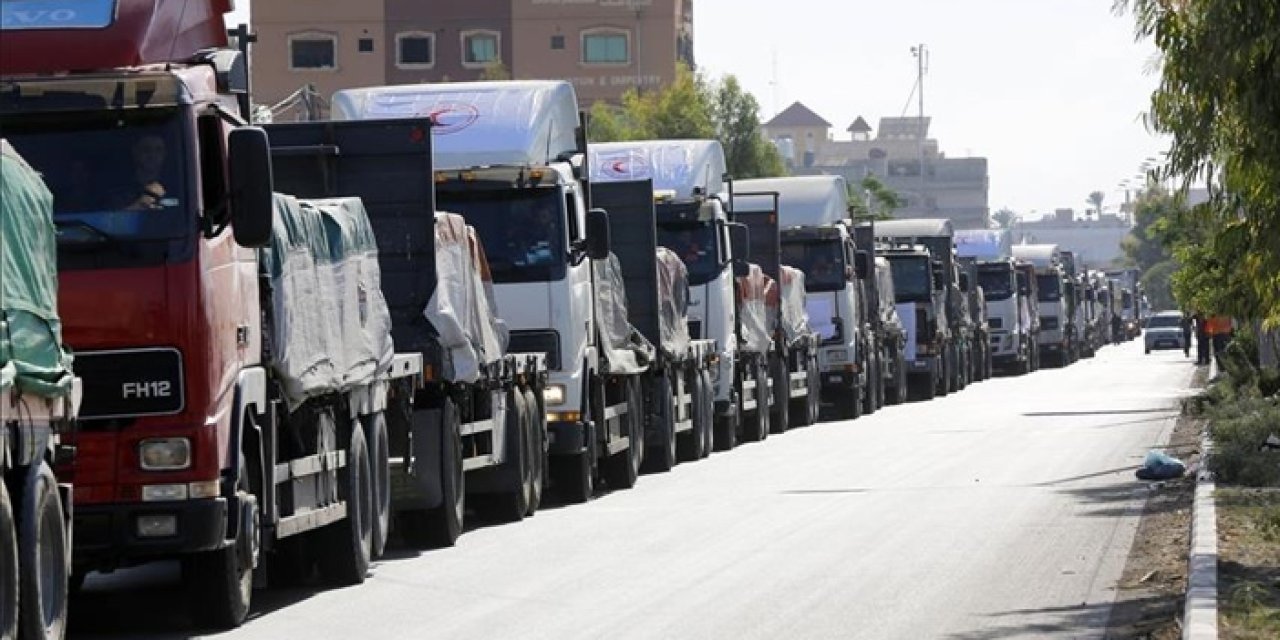 İsrail sınır kapılarını kapattı: Yardım tırlarının Gazze'ye geçişini engelledi