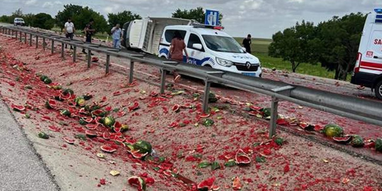 Konya'da kamyonet devrildi: Yaralılar var