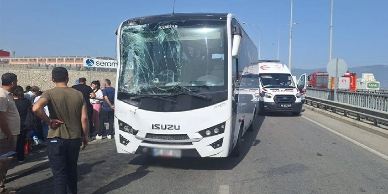 İşçi servisleri otobüsle çarpıştı: Çok sayıda işçi yaralandı