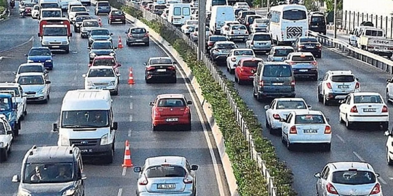 İzmir verileri açıklandı: Trafiğe kayıtlı araç sayısında artış var