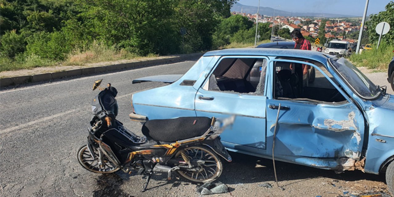 Manisa'da motosikletle otomobil çarpıştı!