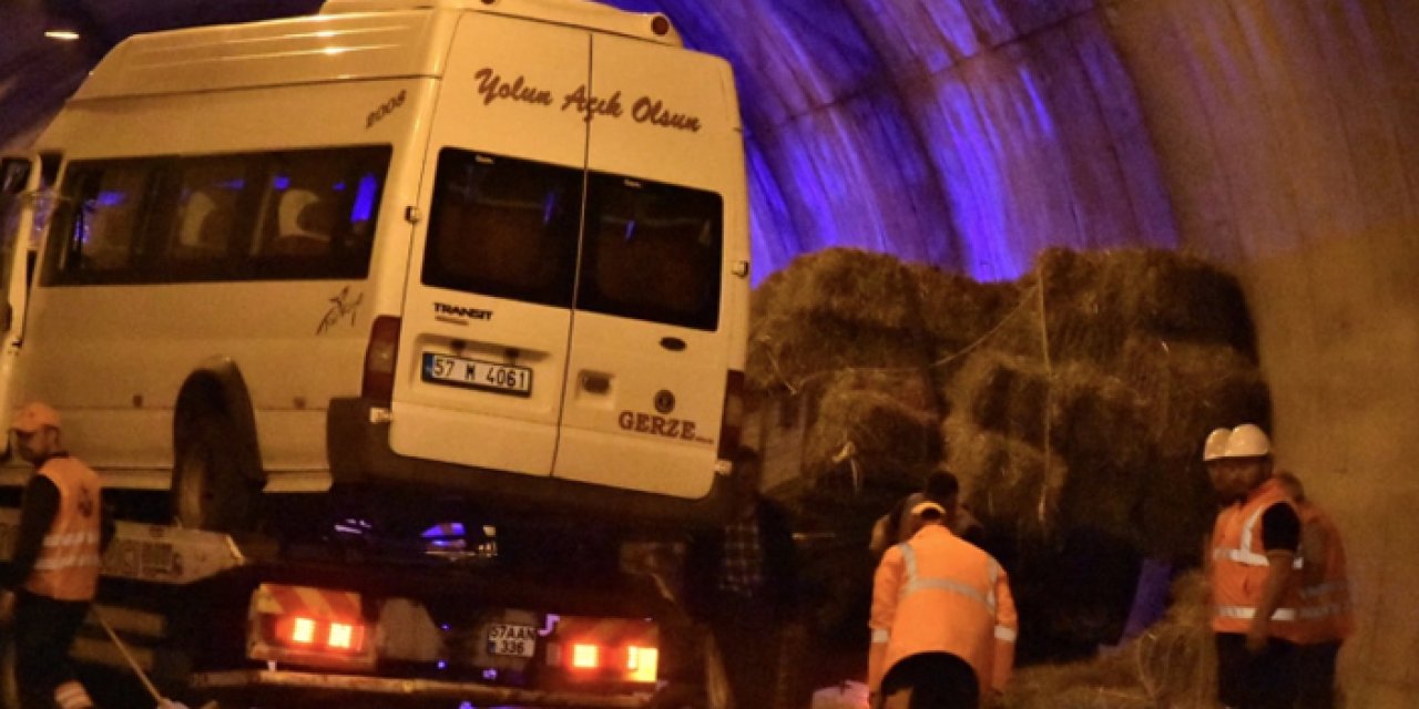 Sinop'da feci kaza! Yolcu minibüsü ile traktör çarpıştı