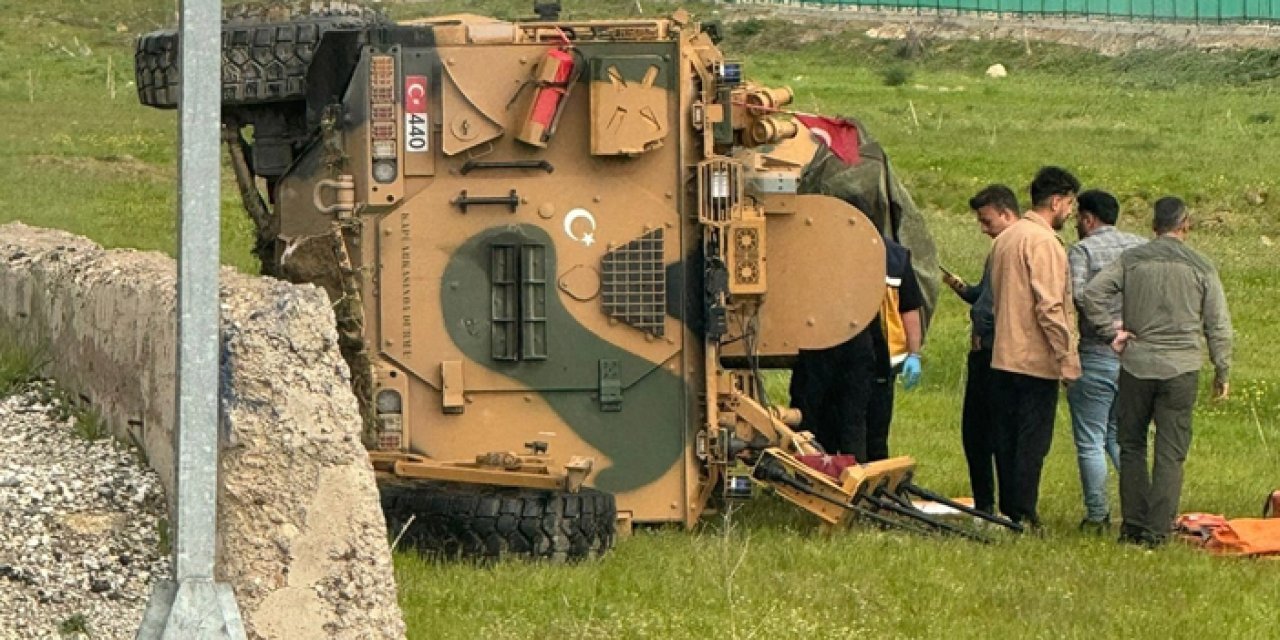 Hakkari'de askeri araç kazası: 2 asker yaralandı