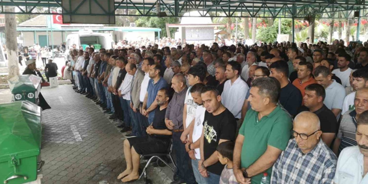 Mersin'de acı gün: Gözyaşlarıyla toprağa verildi!