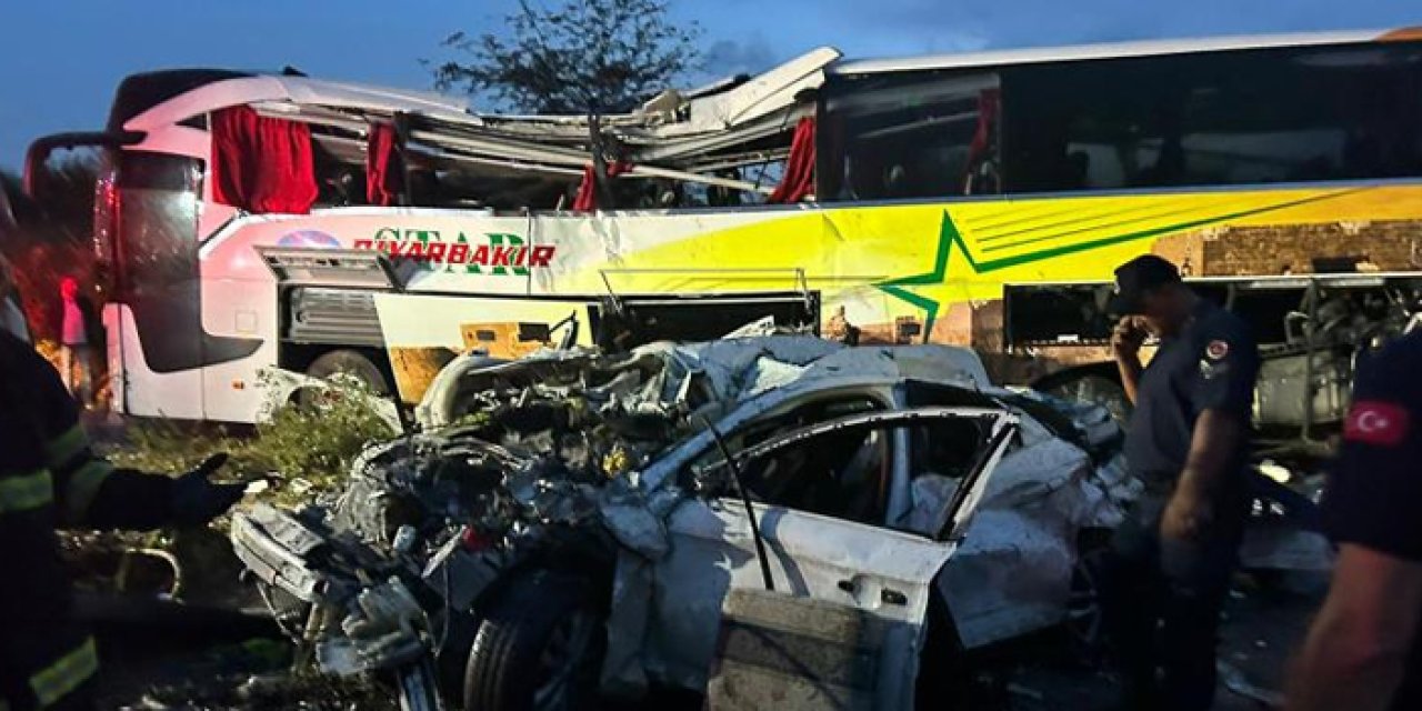 Mersin'de zincirleme trafik kazası! Çok sayıda ölü ve yaralı var