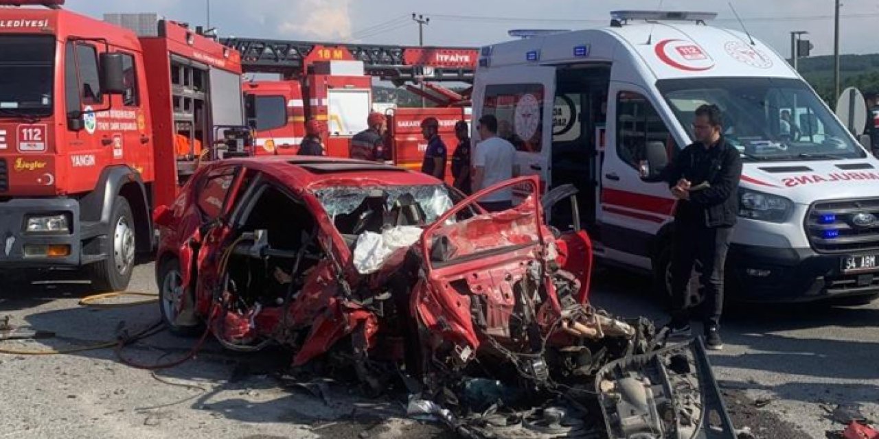 Sakarya'da tırla otomobil çarpıştı: 2 ölü