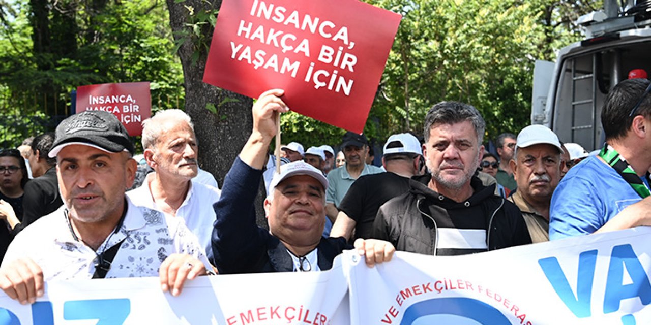 Mamak Belediyesi emeklilerin kapısını çaldı