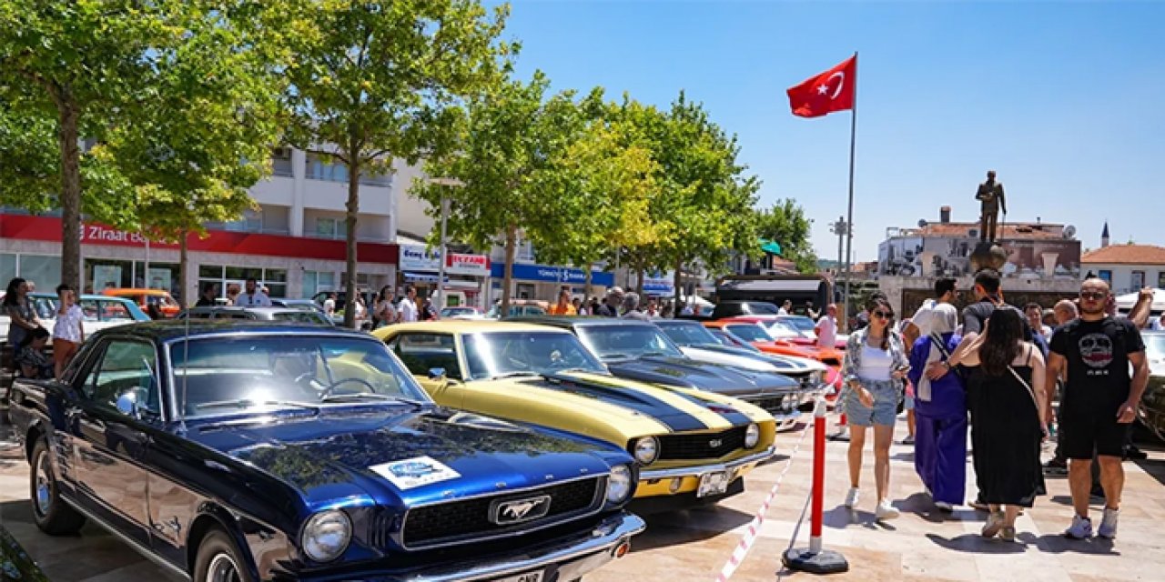 İzmir Urla’da Klasik Otomobil Şöleni: Barış Manço ve Zeki Müren’in araçları sergide