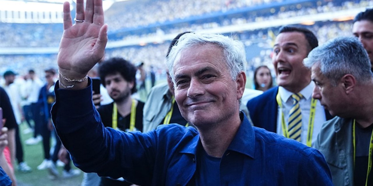 Tüm dünya Mourinho'nun Fenerbahçe'ye imzasını konuşuyor: "İnanılmaz ama gerçek"