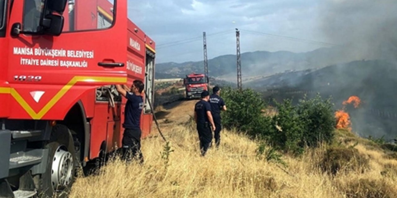 Manisa alevlere teslim oldu: Bir orman yangını daha