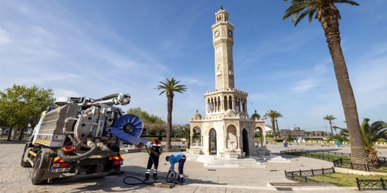 İzmir'de koku sorunu bitecek: Altyapı hatlarında temizlik seferberliği