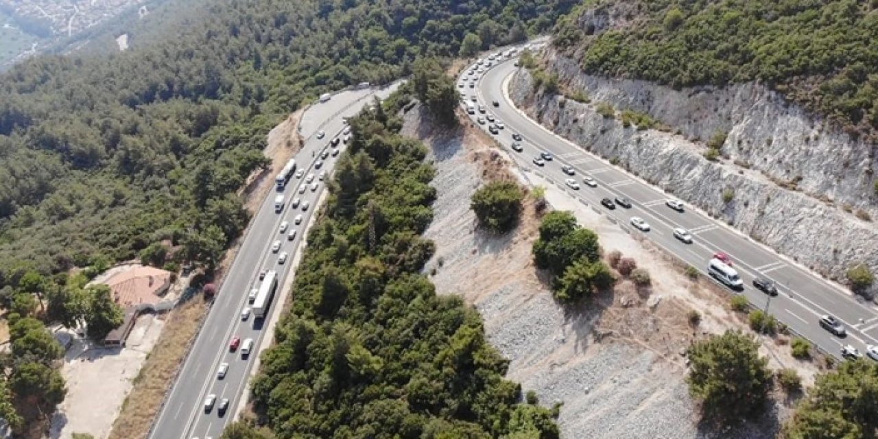 Muğla’da 15 km’lik araç trafiği