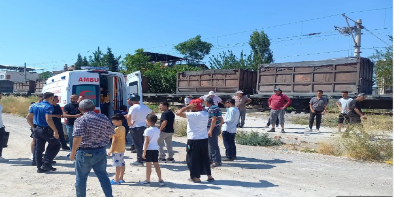 Manisa'da yük treni kadına çarptı!