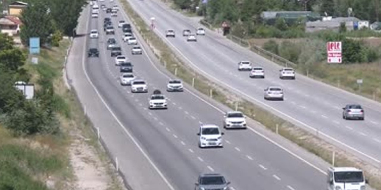 Tatil dönüşü başladı: Ankara'da trafik yoğunluğu