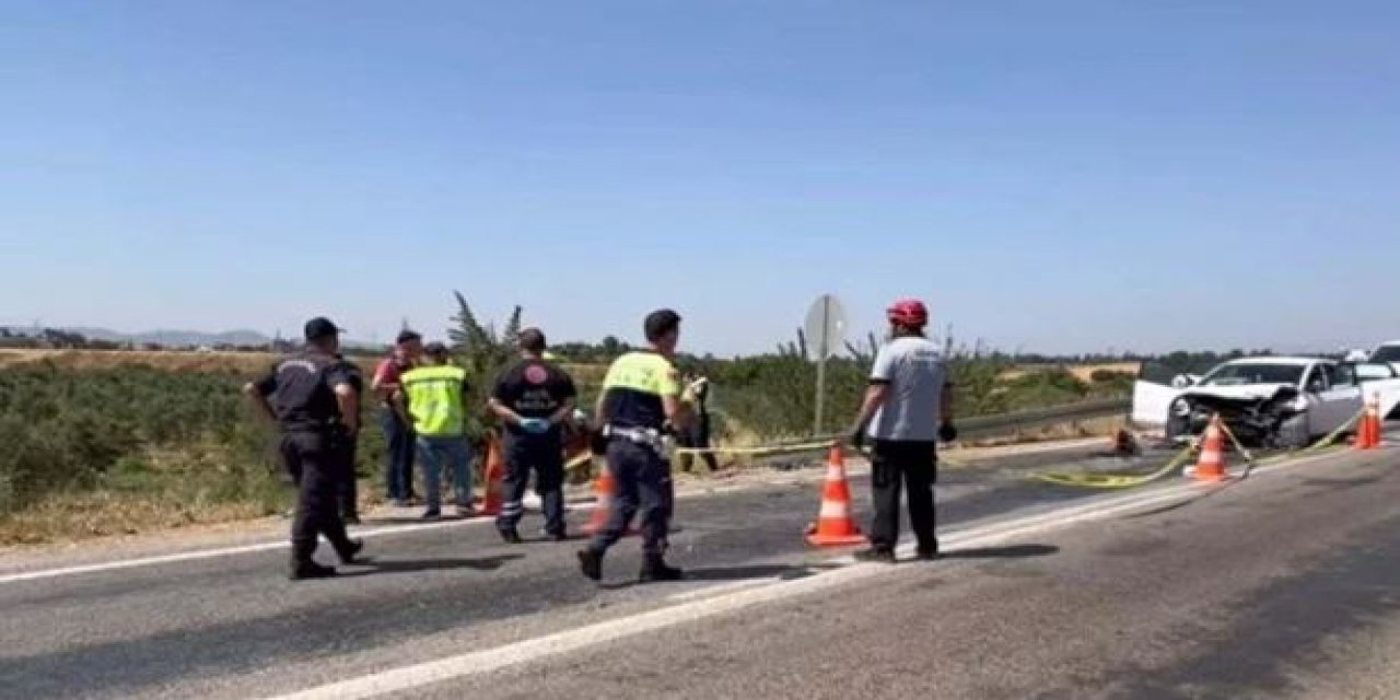 İzmir'de feci kaza | İki otomobil çarpıştı: Karı- koca öldü, 7 yaralı