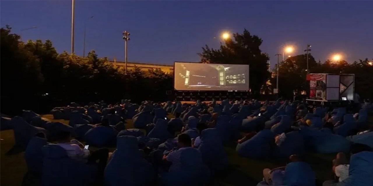 İzmir'de yaz keyfi: Açık havada sinema gösterimi başlıyor