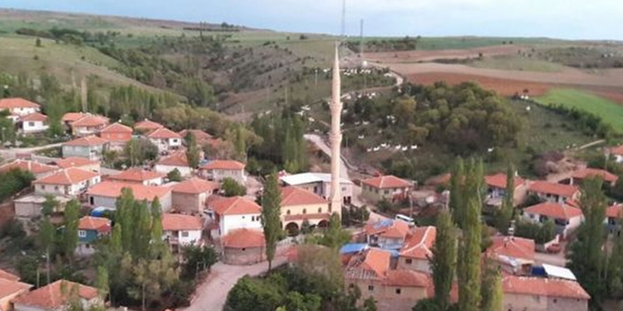 Çorumlu muhtar köylüye minareden sitem etti