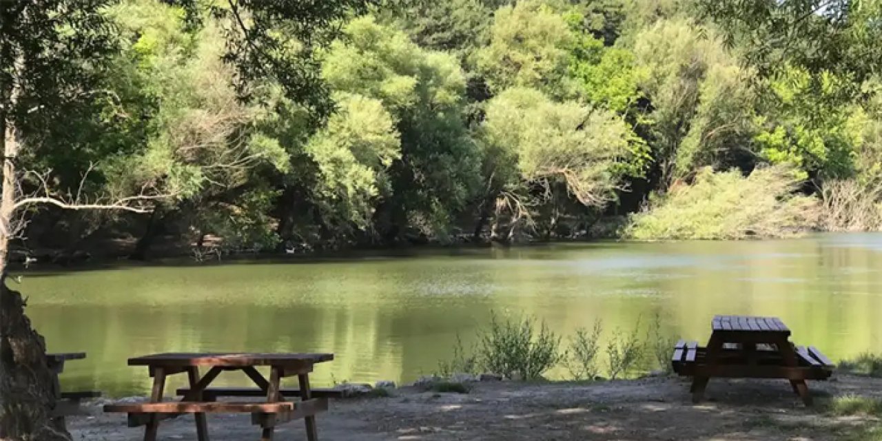 İzmir'de göl kenarında bir kamp alanı: Karagöl Tabiat Parkı nerede?