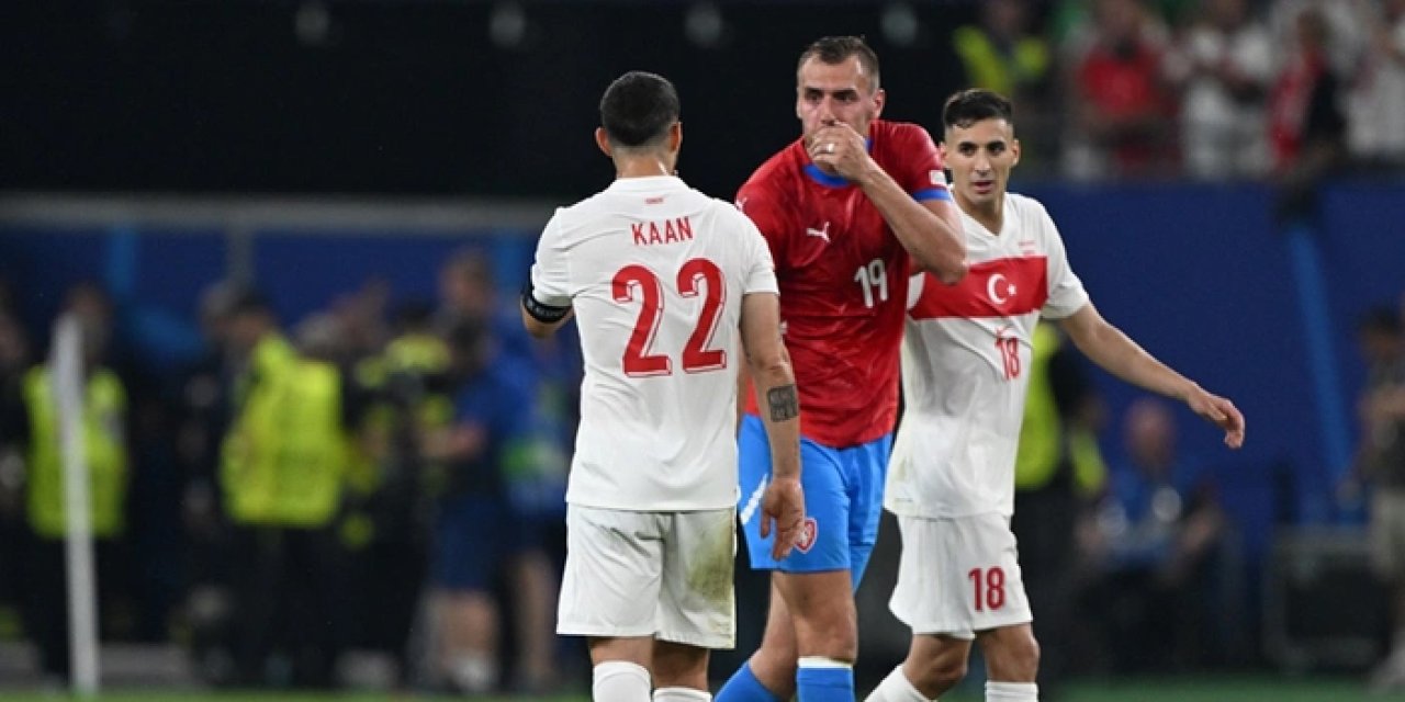 Maç sonu kavga çıkarmıştı! Çekyalı futbolcudan küstah sözler: "Türkleri zehirlemek istedim"