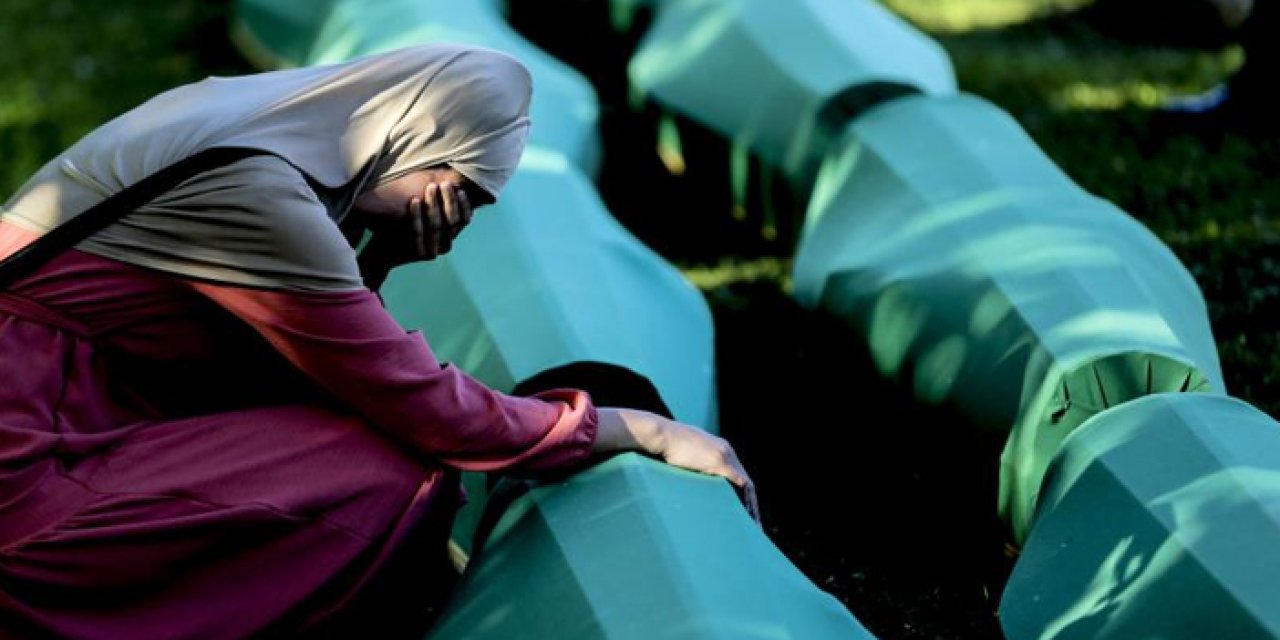 Srebrenitsa'da 14 soykırım kurbanı toprağa verilecek
