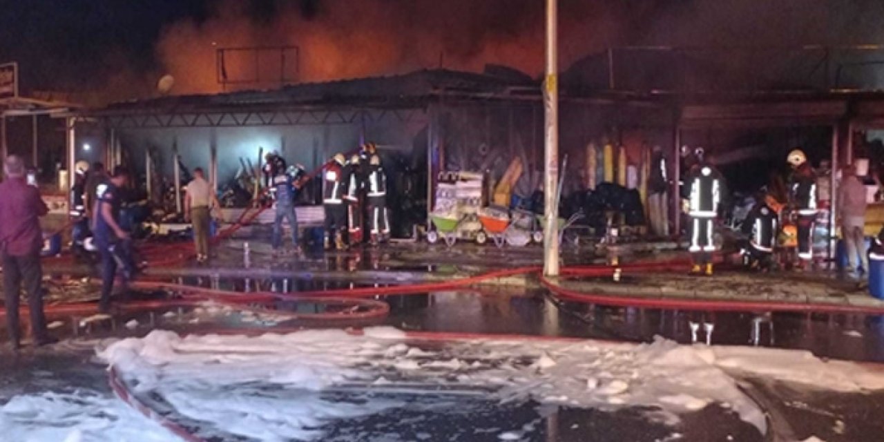 Korkunç yangın: 25 dükkan kullanılamaz hale geldi
