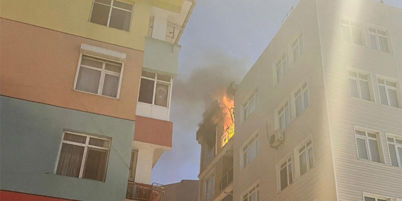 Buzdolabı bomba gibi patladı: Yangın çıktı!