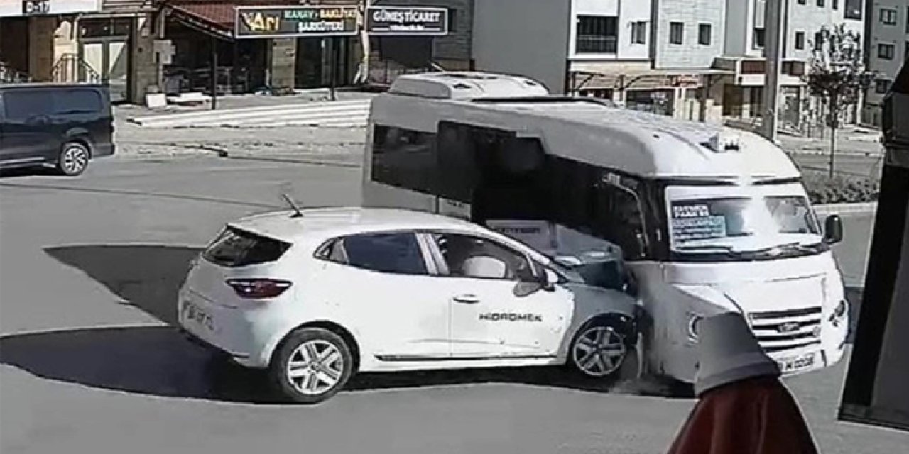 Yer Elazığ: Otomobil ile minibüs çarpıştı