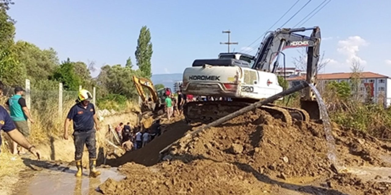 İçme suyu isale hattında göçük meydana geldi