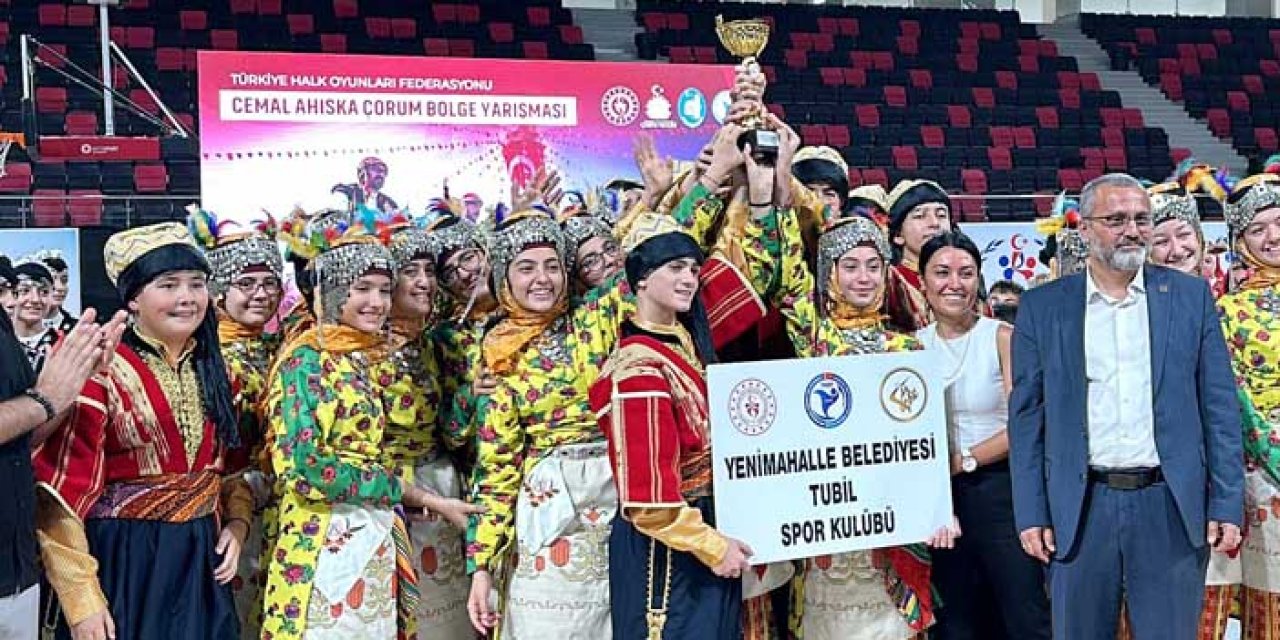 Yenimahalle Halk Dansları ekibi bölge birincisi oldu