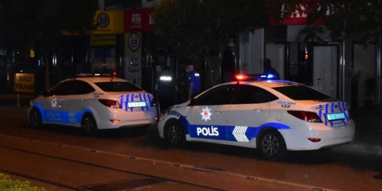 İzmir’deki 3 dolandırıcı tutuklandı