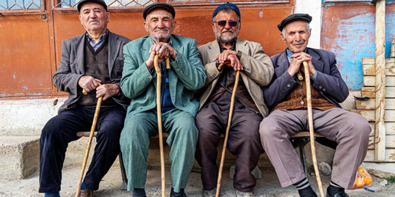 Türk nüfusu tehlikede: 3 kişiden biri 65 yaş üstünde olacak