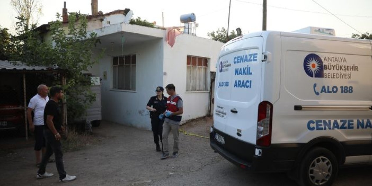 Antalya'da korkunç cinayet! Sevgilisini ve oğlunu öldürdü