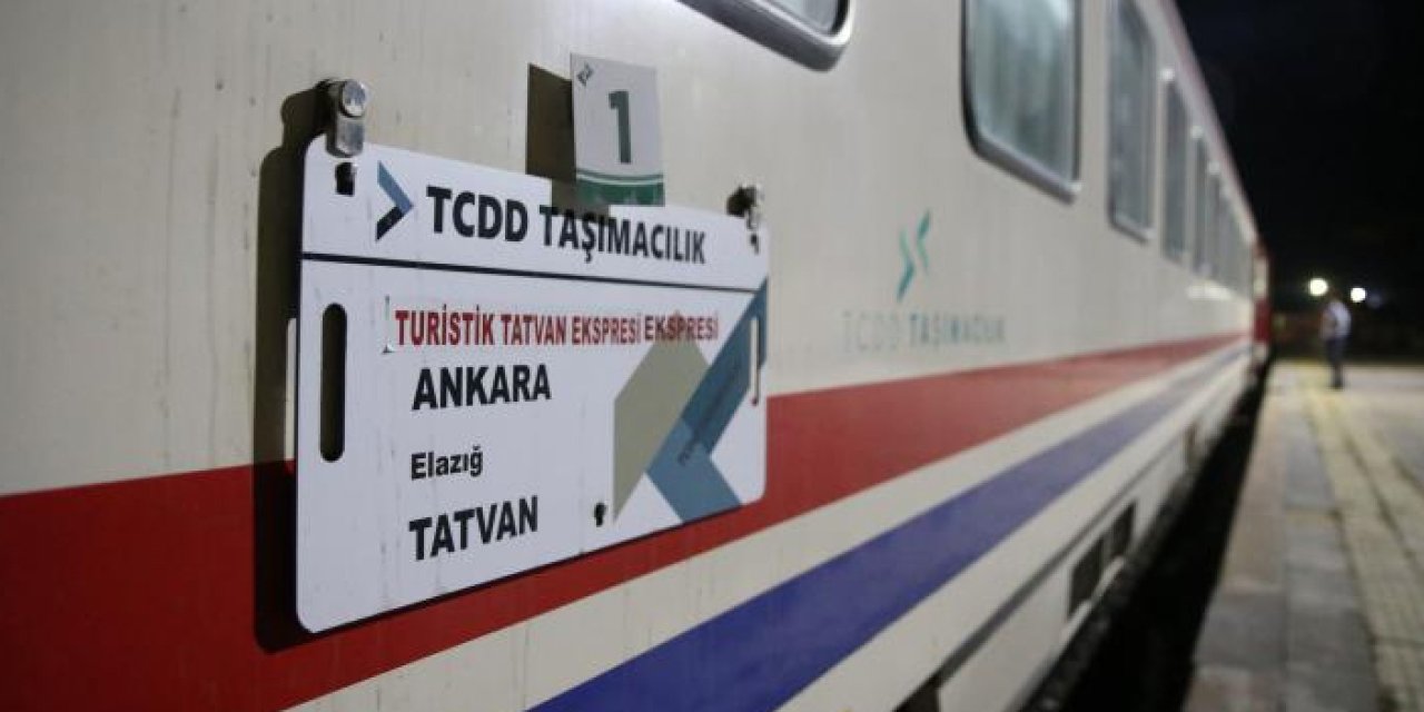 Turistik ekspres Tatvan’a ulaştı