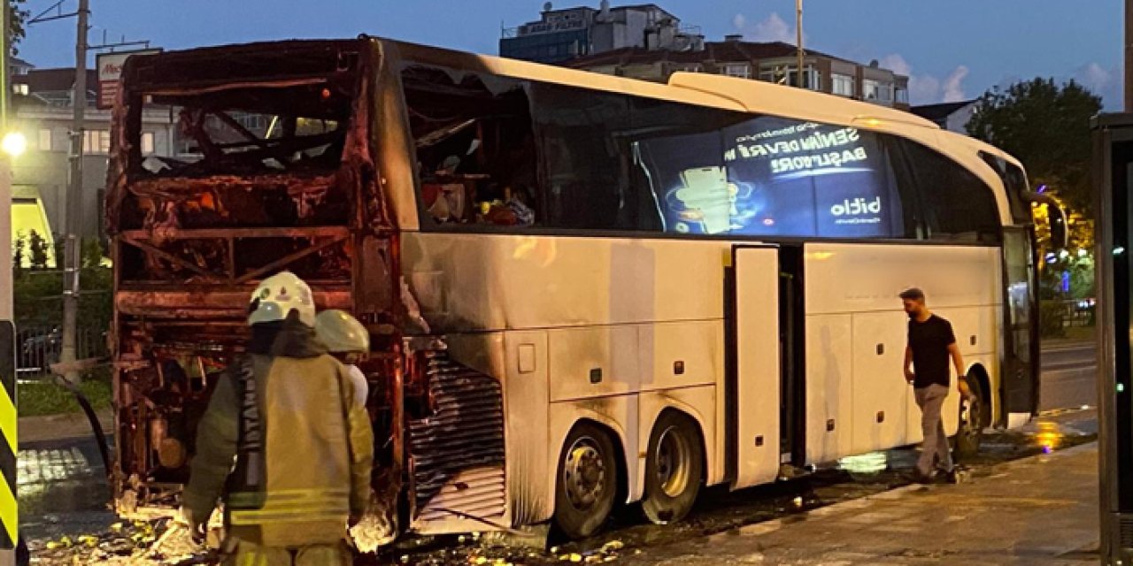 Seyir halindeki otobüs alev aldı